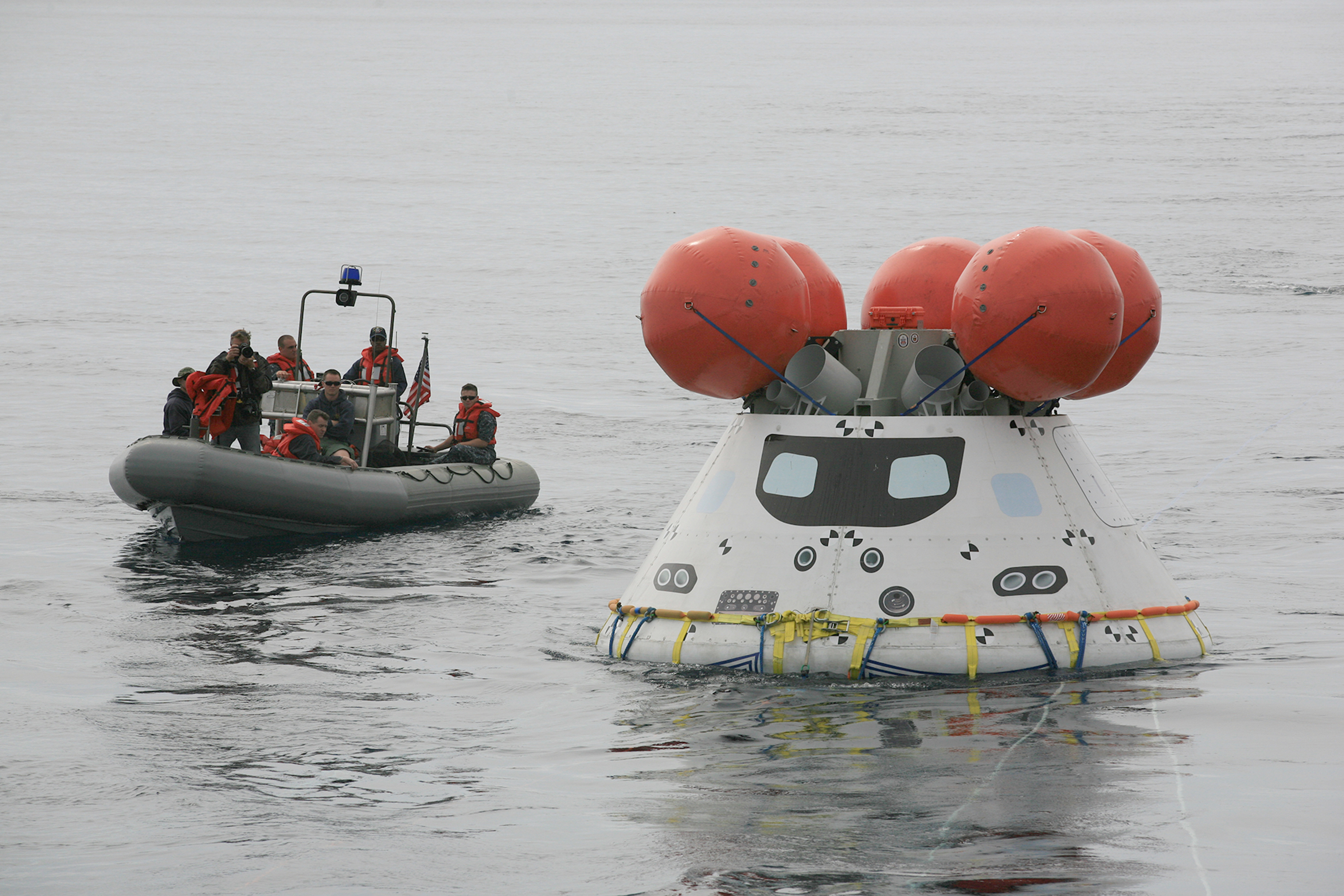 NASA's New Orion Spaceship Makes a Splash in Ocean Tests